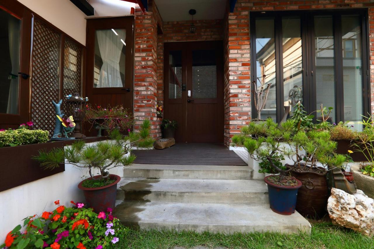 Yujung Guesthouse Чонджу Екстериор снимка